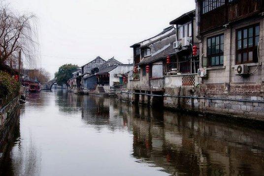 匆忙离开